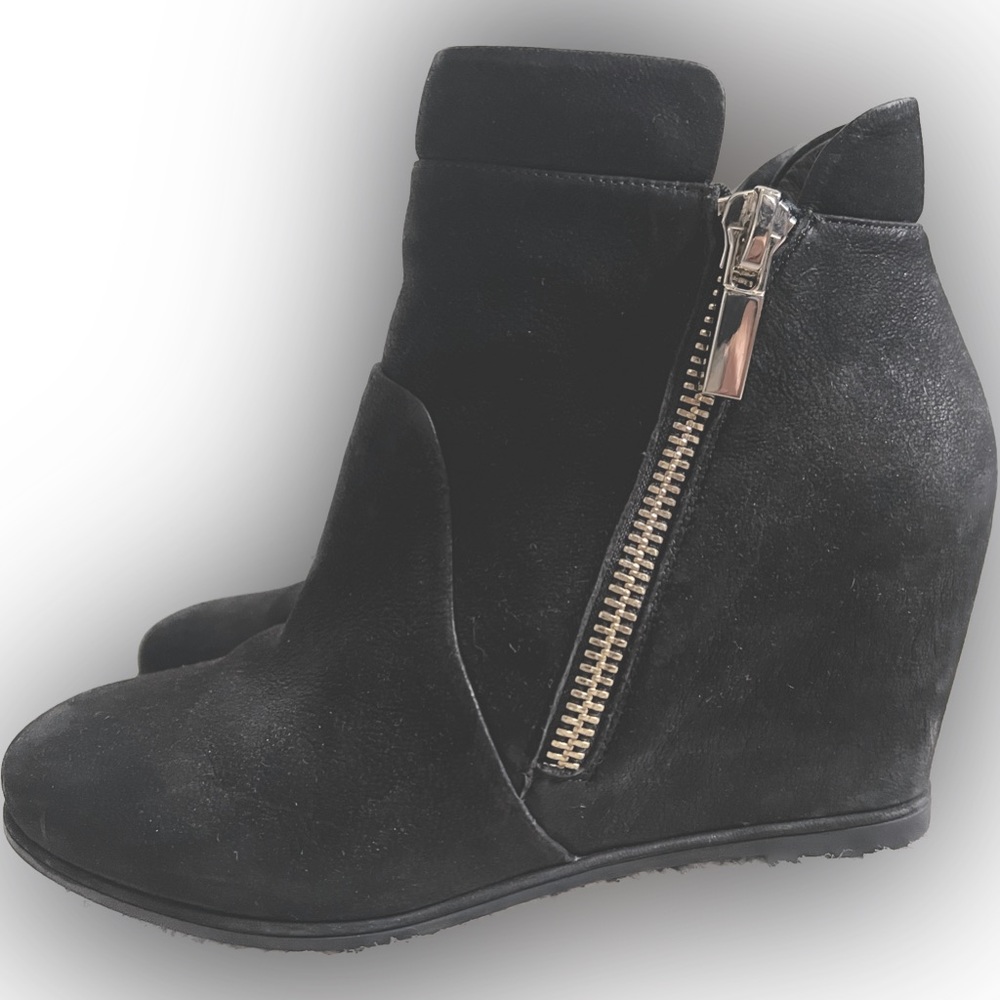 Kenneth Cole Black Booties
